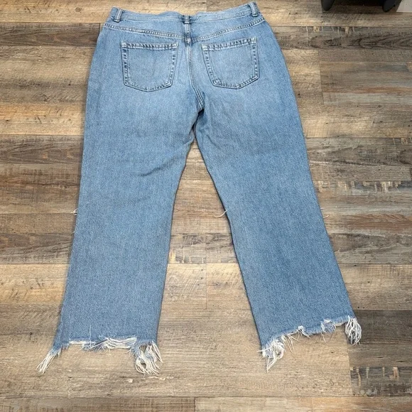 We the Free Distressed Jean - Picture 5 of 6